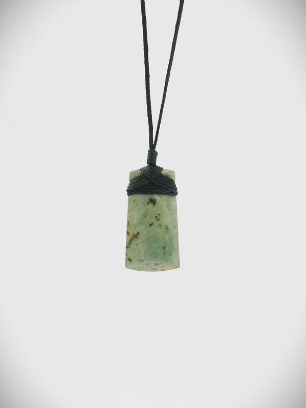 Moko Pounamu Pepe Toki NZ Genuine Kokopu Greenstone - Taipa