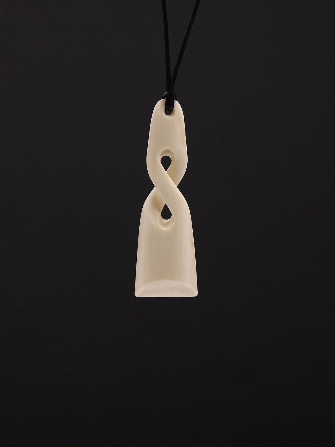 Moko Pounamu,  Pikorua (Twist) Toki Whale Bone Carving - Te Awanga