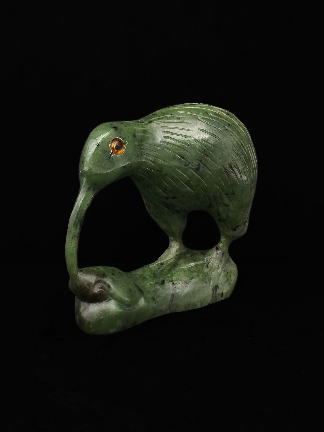 Moko Pounamu Kiwi Sculpture NZ Genuine Kawakawa Greenstone - Mangaweka