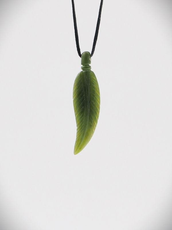 Moko Pounamu Artistic Leaf NZ Genuine Kawakawa Greenstone - Patoka