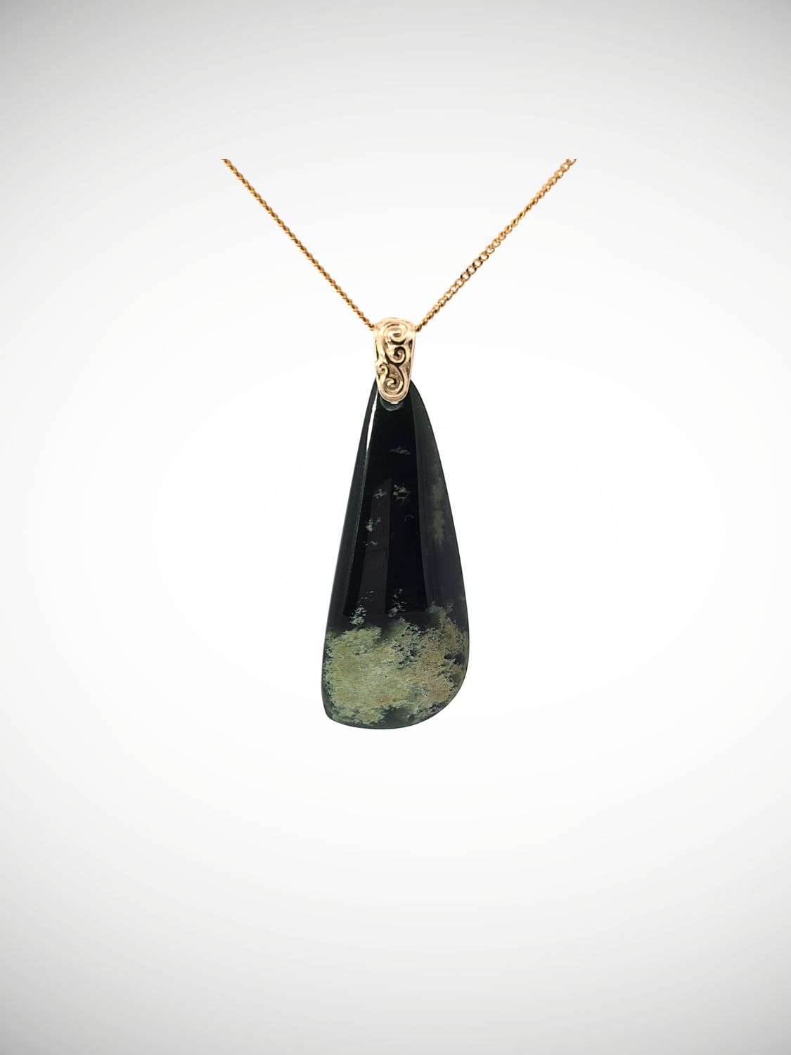 Moko Pounamu Gilt Jewellery Roimata (Teardrop) NZ Genuine Kawakawa Flower Greenstone & 9ct Filigree Gold - Otaupiri