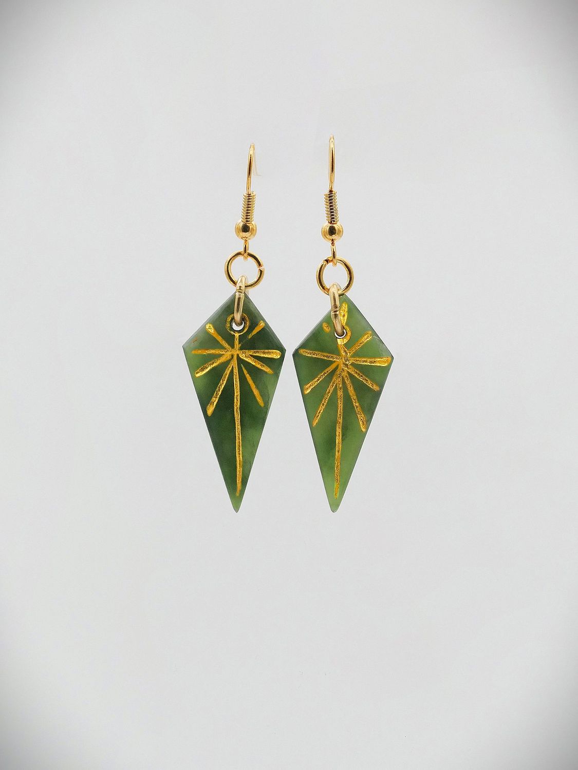 Moko Pounamu Ana Krakosky NZ Genuine Marsden Flower Greenstone &  Gold Accent Earrings - Whetu