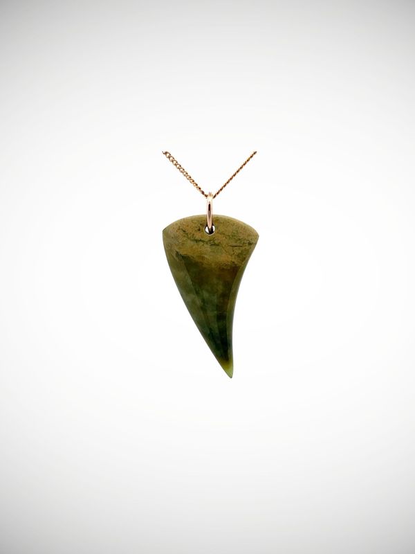 Moko Pounamu Rei Niho NZ Genuine Kokopu Greenstone & 9ct Gold - Akira