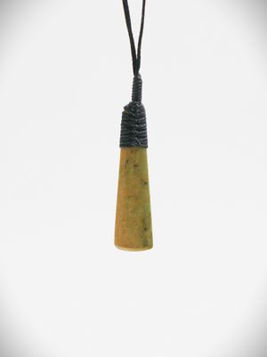 Moko Pounamu Kuru (Drop) NZ Genuine Raukaraka Greenstone - Te Hauke
