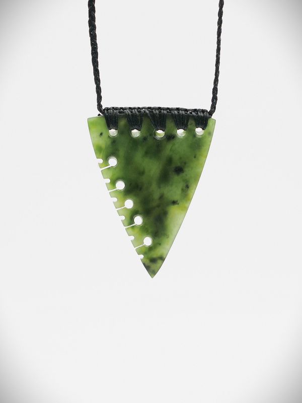 Moko Pounamu Notched Rei Niho (Tooth) NZ Genuine Kawakawa Greenstone - Hauturu