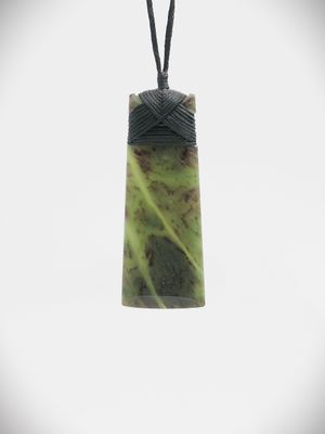 Moko Pounamu Toki NZ Genuine Hapopo Greenstone - Matiere