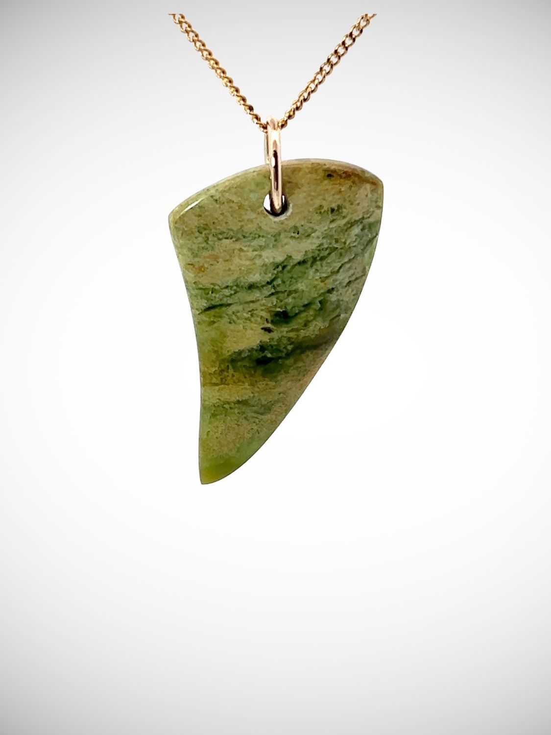 Moko Pounamu Rei Niho NZ Genuine Kahotea Greenstone & 9ct Gold - Kapao