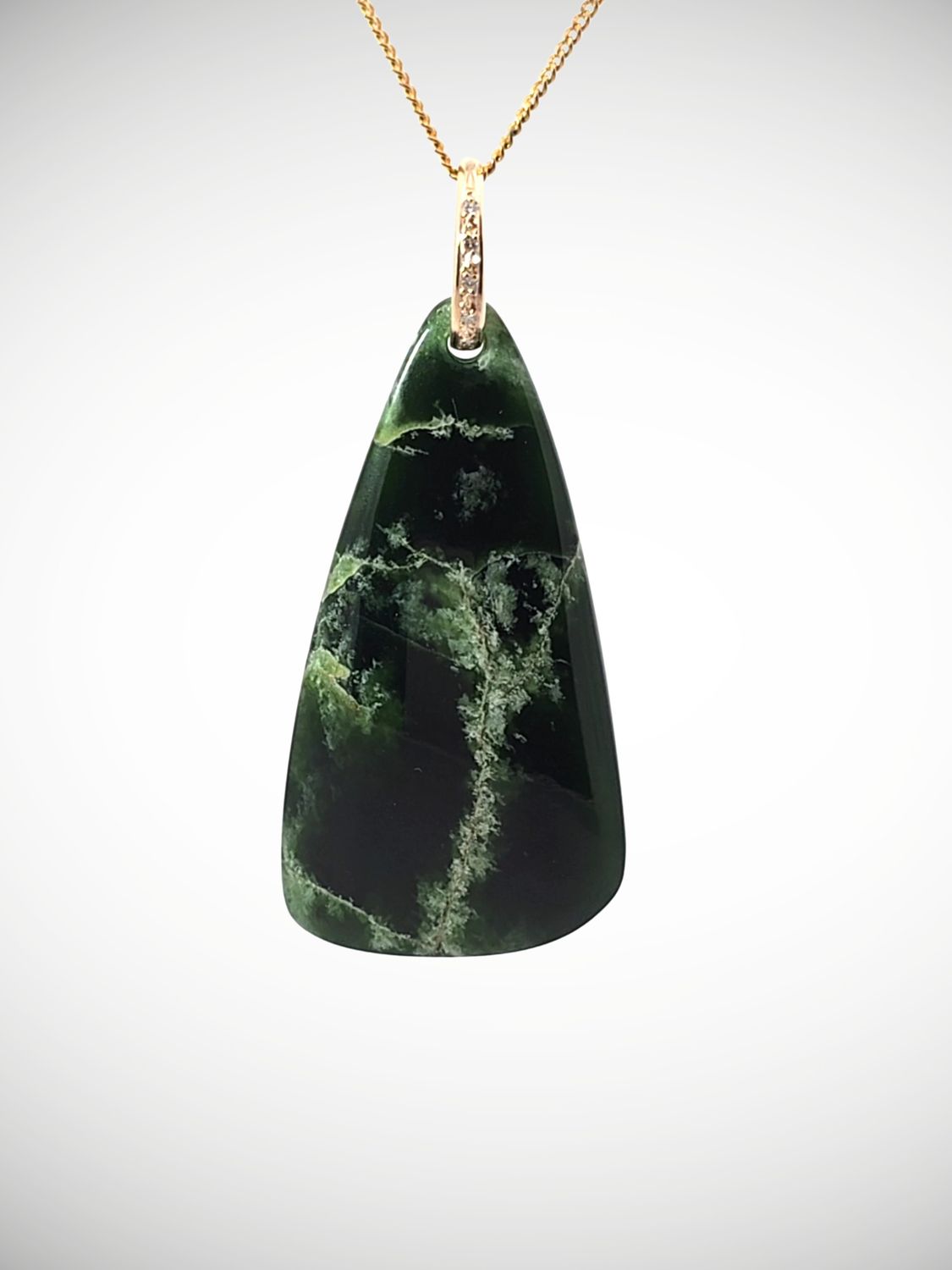 Moko Pounamu Gilt Jewellery Roimata (Teardrop) NZ Genuine Kawakawa Flower Greenstone & 9ct Filigree Gold & Diamond - Uratane