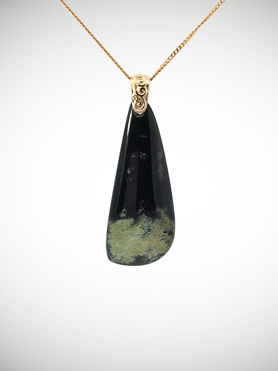 Moko Pounamu Gilt Jewellery Roimata (Teardrop) NZ Genuine Kawakawa Flower Greenstone & 9ct Filigree Gold - Otaupiri