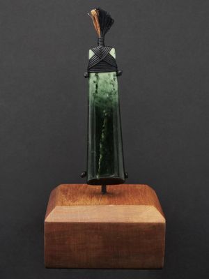 Moko Pounamu Toki NZ Genuine Kawakawa Flower Greenstone - Waimiha
