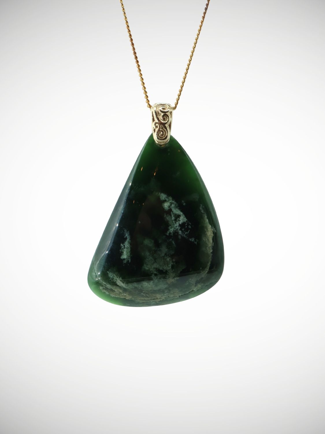 Moko Pounamu Gilt Jewellery Roimata (Teardrop) NZ Genuine Kawakawa Flower Greenstone & 9ct Filigree Gold - Owhio