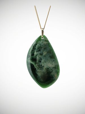 Moko Pounamu Gilt Jewellery Roimata (Teardrop) NZ Genuine Kawakawa Flower Greenstone & 9ct Gold - Papanui