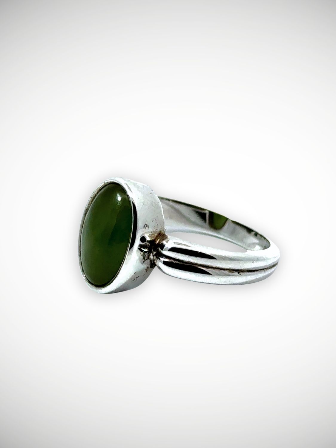 Moko Pounamu Jewellery NZ Genuine Kawakawa Pounamu & Sterling Silver Ring - Aoroa