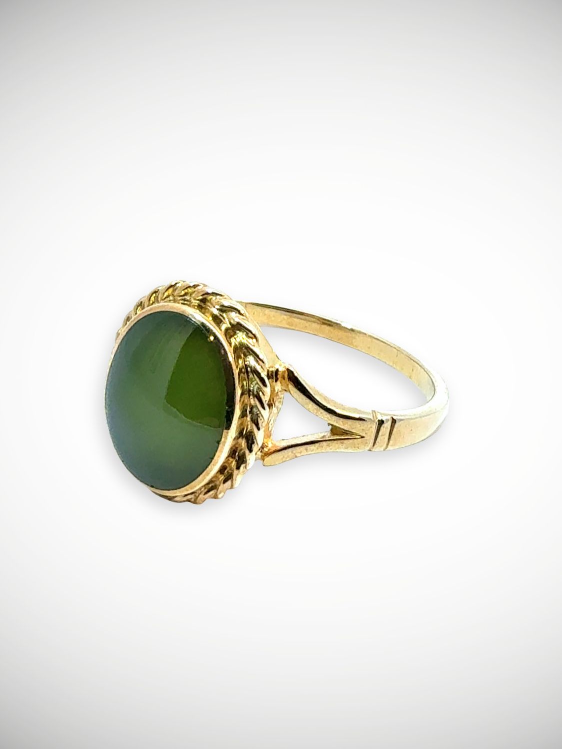 Moko Pounamu Jewellery NZ Genuine Inanga Pounamu & 9kt Gold Ring - Awahou