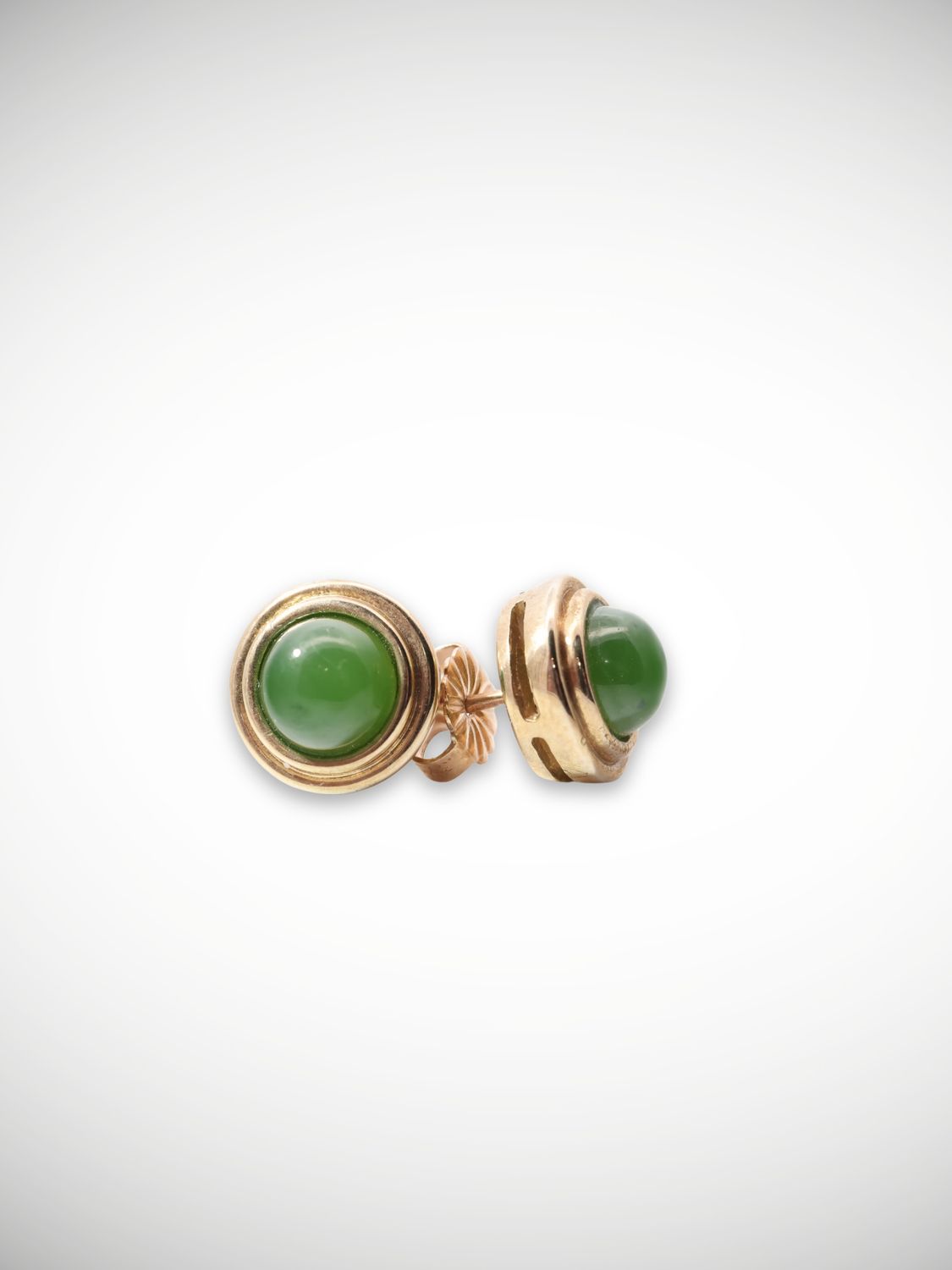 Moko Pounamu Genuine NZ Inanga Greenstone & 9ct Gold 9.5mm Stud Earrings - Kaharoa