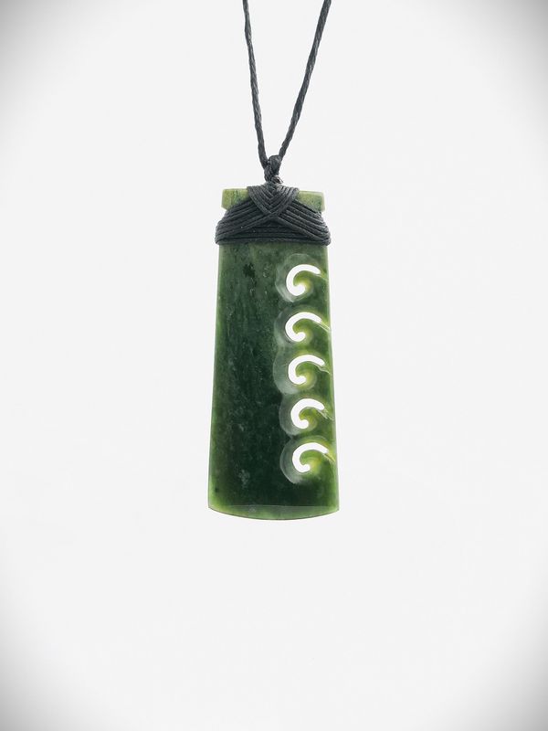 Moko Pounamu Toki NZ Genuine Kawakawa Flower Greenstone - Te Raekaihau