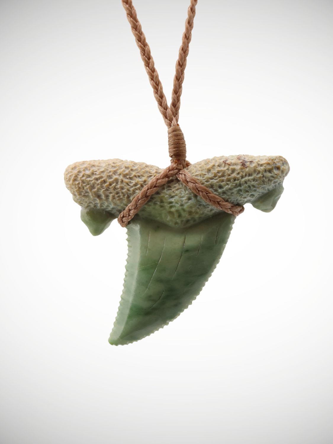 Moko Pounamu Rei Niho Genuine NZ Kahotea Flower Greenstone - Kaihinu