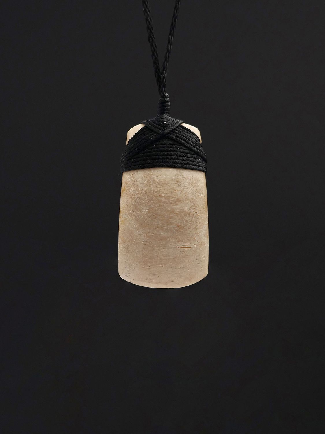 Moko Pounamu,  Whale Bone Carving Toki - Kenepuru