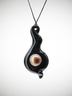 Moko Pounamu Australian Black Jade & Yellow Lip Pearl Pendant - Kaimango