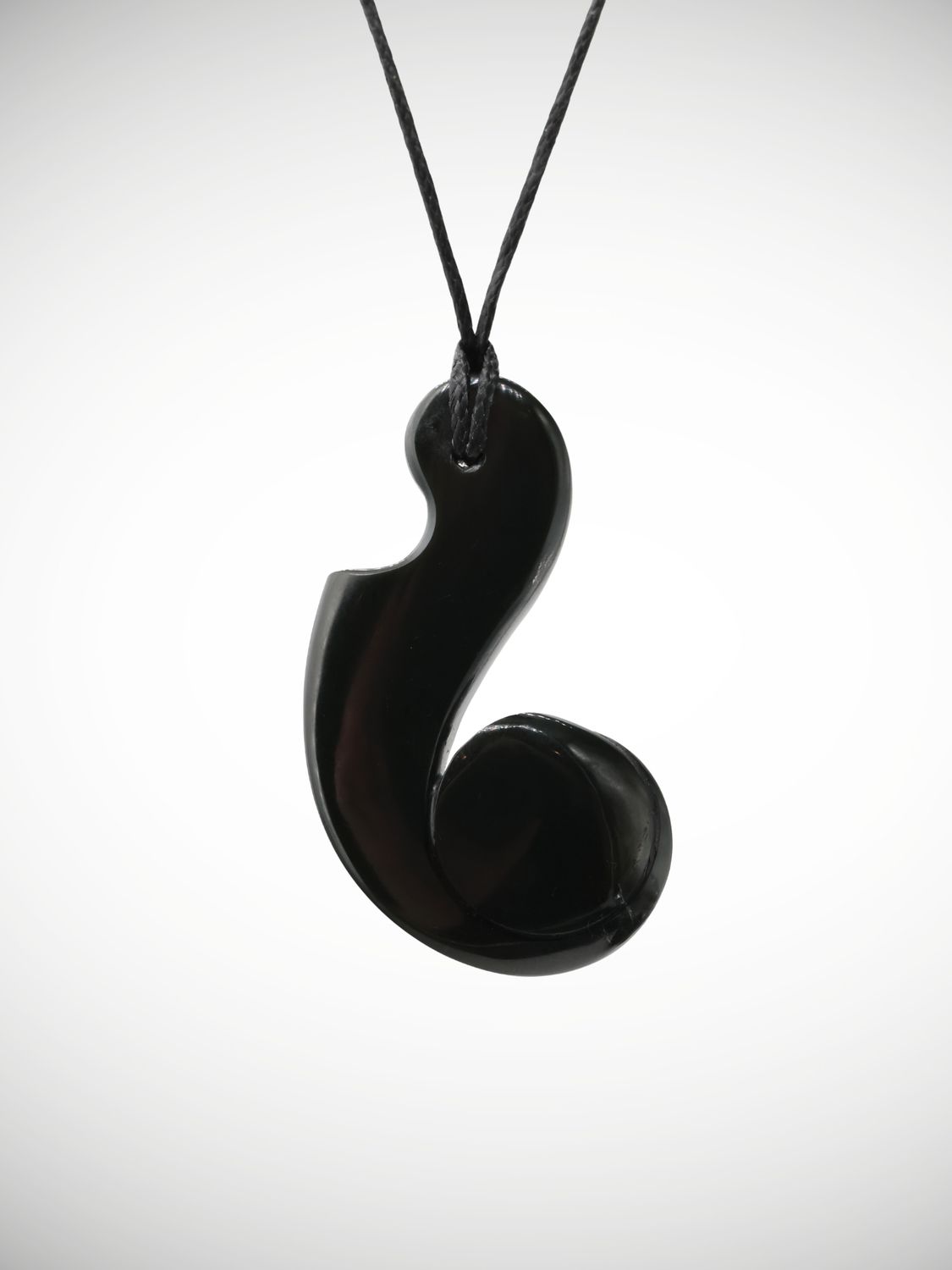 ALL BLACKS Moko POUNAMU ネックレス　ポウナム　翡翠 ALL BLACKS Moko POUNAMU ネックレス ポウナム 翡翠 - メルカリ