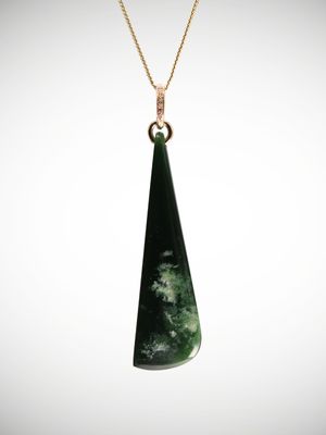 Moko Pounamu Roimata (Teardrop) Genuine NZ Kawakawa Flower Greenstone & 9ct Gold & Diamond - Kaharoa