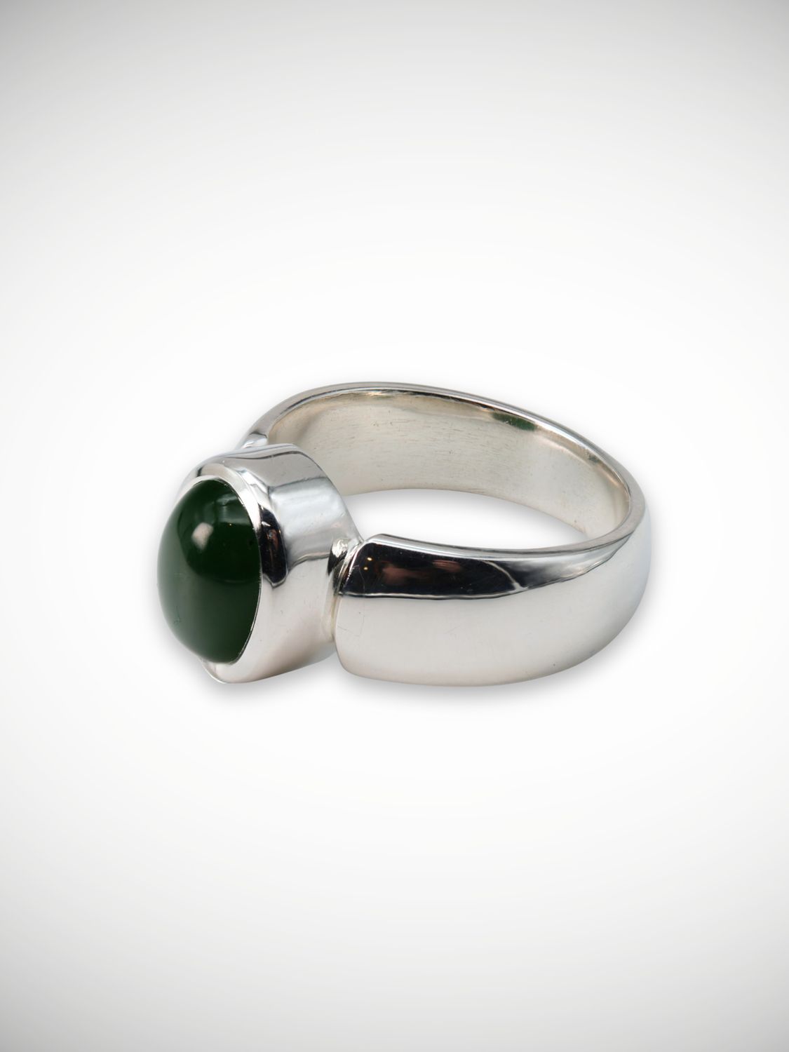 Moko Pounamu Gilt Jewellery Kawakawa Pounamu & Sterling Silver Ring Te Hapua