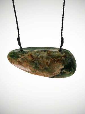 Moko Pounamu Kouma (Breastplate) Genuine NZ Kawakawa Flower Greenstone - Awatoto