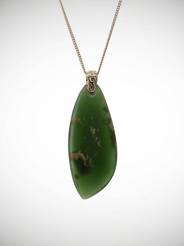 Moko Pounamu Kuru (Drop) Genuine NZ Kawakawa Flower Greenstone & 9ct Gold Filigree - Makaranui