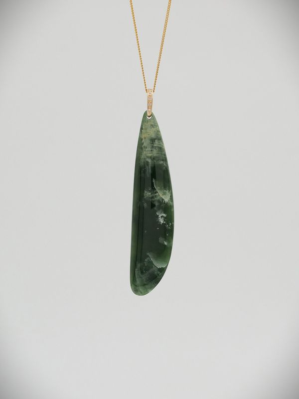 Moko Pounamu Roimata (Teardrop) NZ Genuine Marsden Flower Greenstone, 9ct Gold & Diamond Pendant - Kaharau