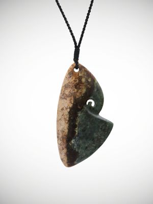 Moko Pounamu Artistic Design Genuine NZ Raukaraka Greenstone - Keteketerau