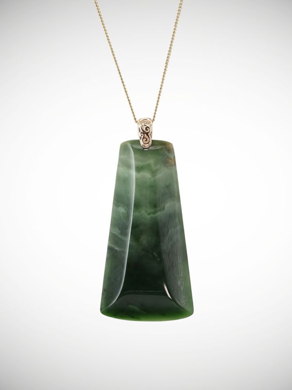 Moko Pounamu Kuru (Teardrop) Genuine NZ Kawakawa Flower Greenstone & 9ct Filigree Gold - Kuranui