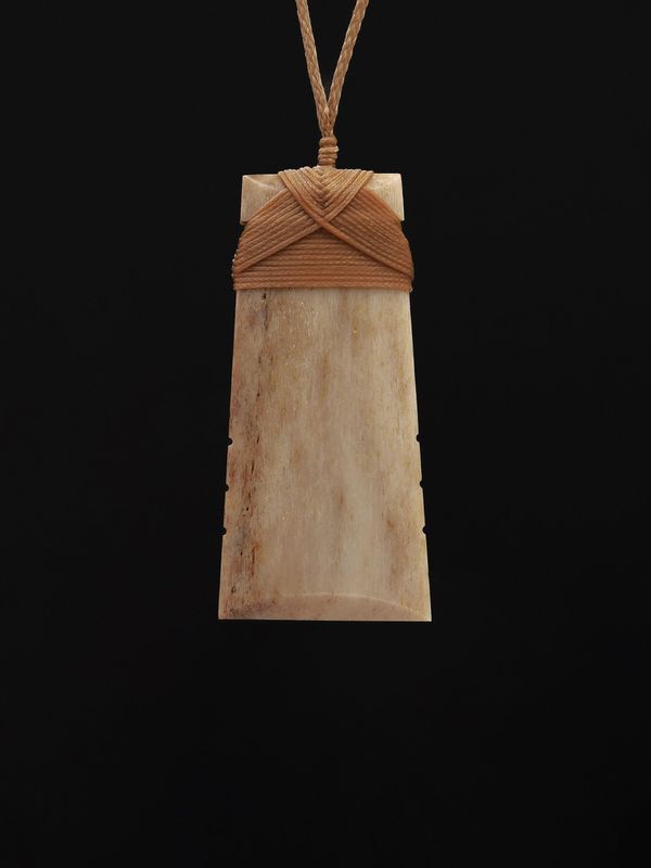 Moko Pounamu,  Toki Genuine Whale Bone Carving - Kaitouna