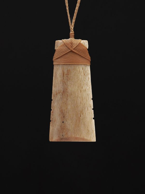 Moko Pounamu,  Toki Genuine Whale Bone Carving - Te Rautahi