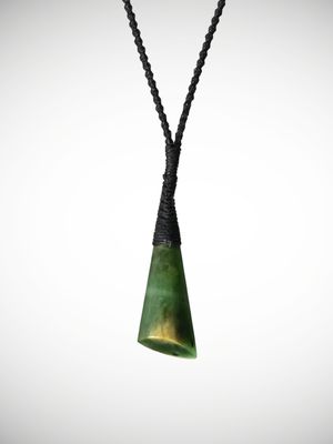 Moko Pounamu Toki Genuine NZ Kawakawa Flower Greenstone - Oihi