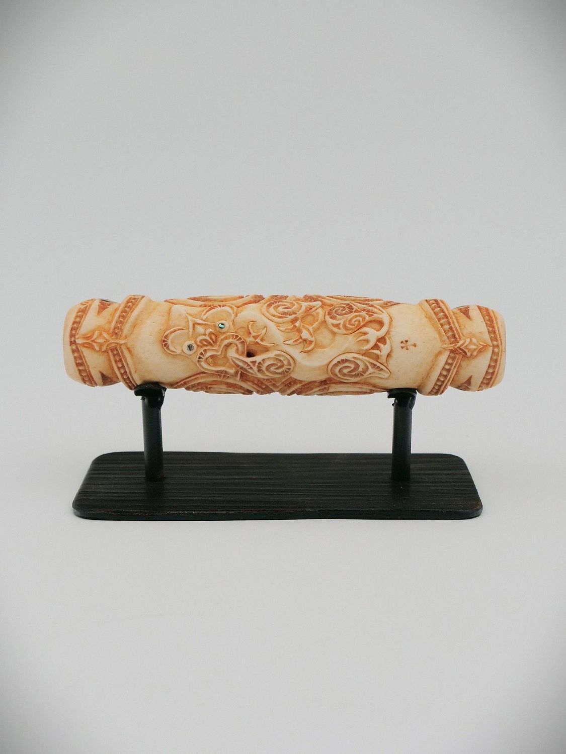 Moko Pounamu Stylised Kōauau (Flute) Stained Bone - Taniwha Moko Pounamu Stylised Kōauau (Flute) Stained Bone - Taniwha