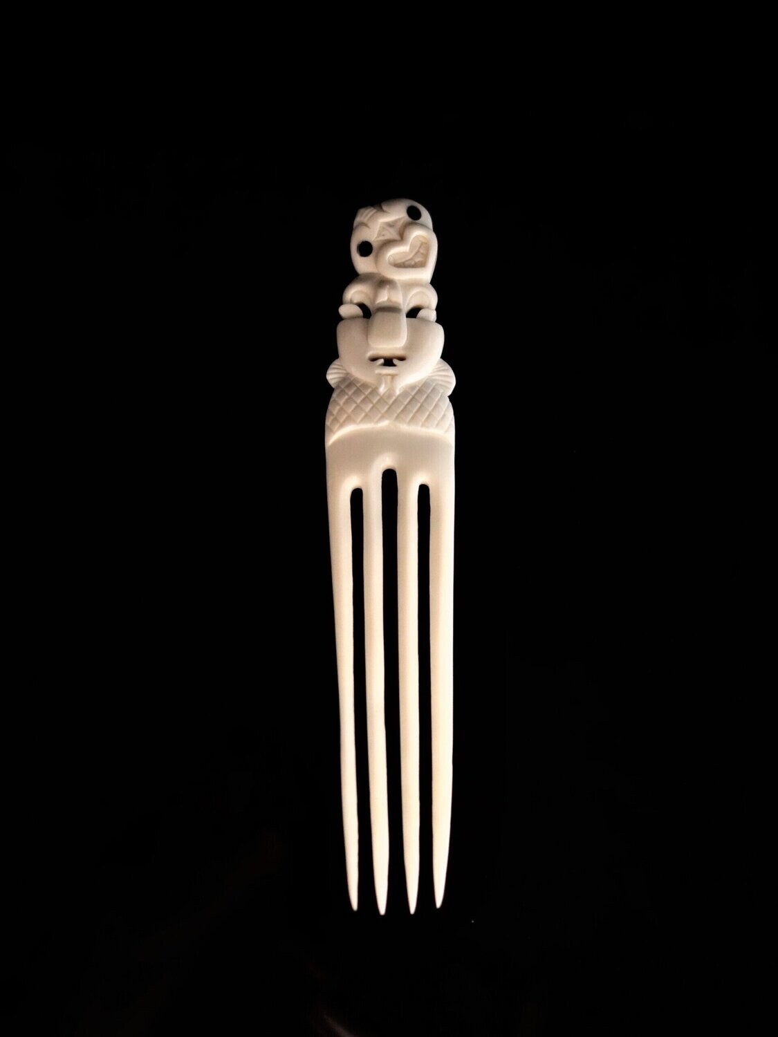 Moko Pounamu Bone Carving Tiki Heru (Comb)