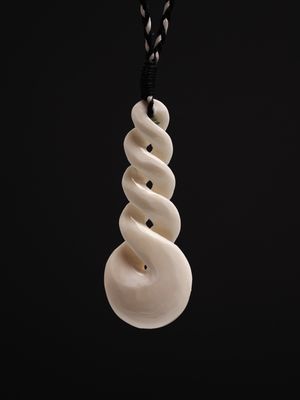 Moko Pounamu All Blacks Bone Carving 5 Twist - AB8 Moko Pounamu All Blacks Bone Carving 5 Twist - AB8