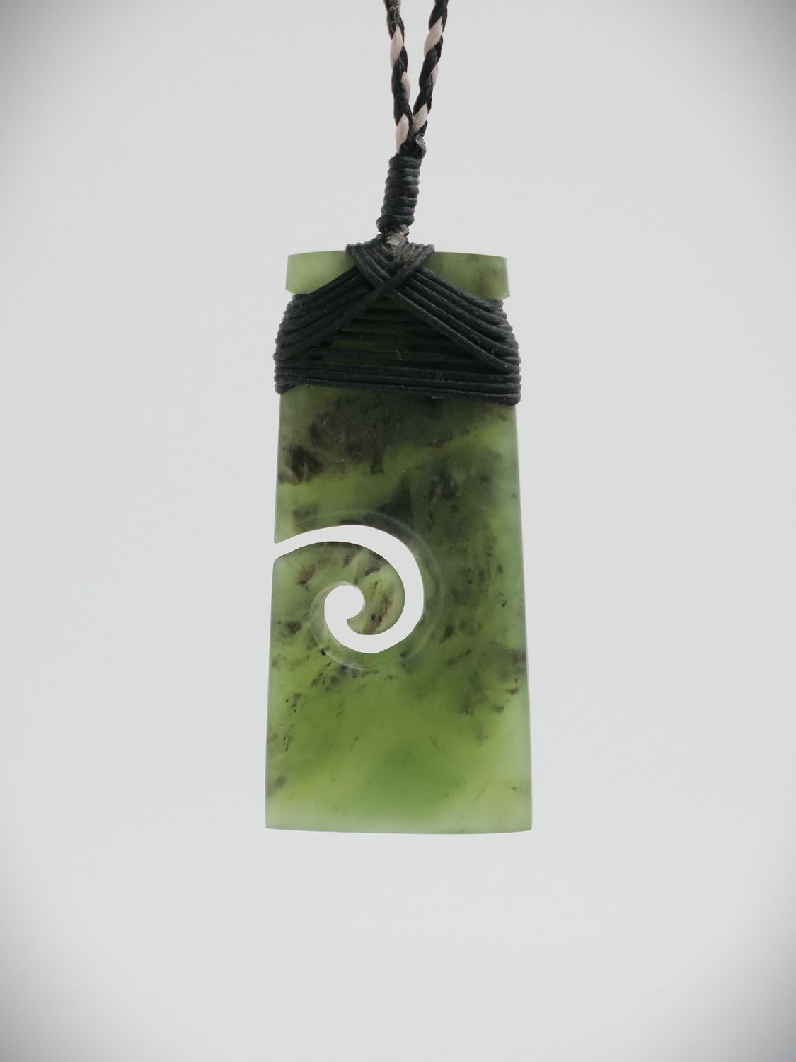 ALL BLACKS Moko POUNAMU ネックレス　ポウナム　翡翠 All Blacks Pounamu Toki Pendant | Moko Pounamu Carving