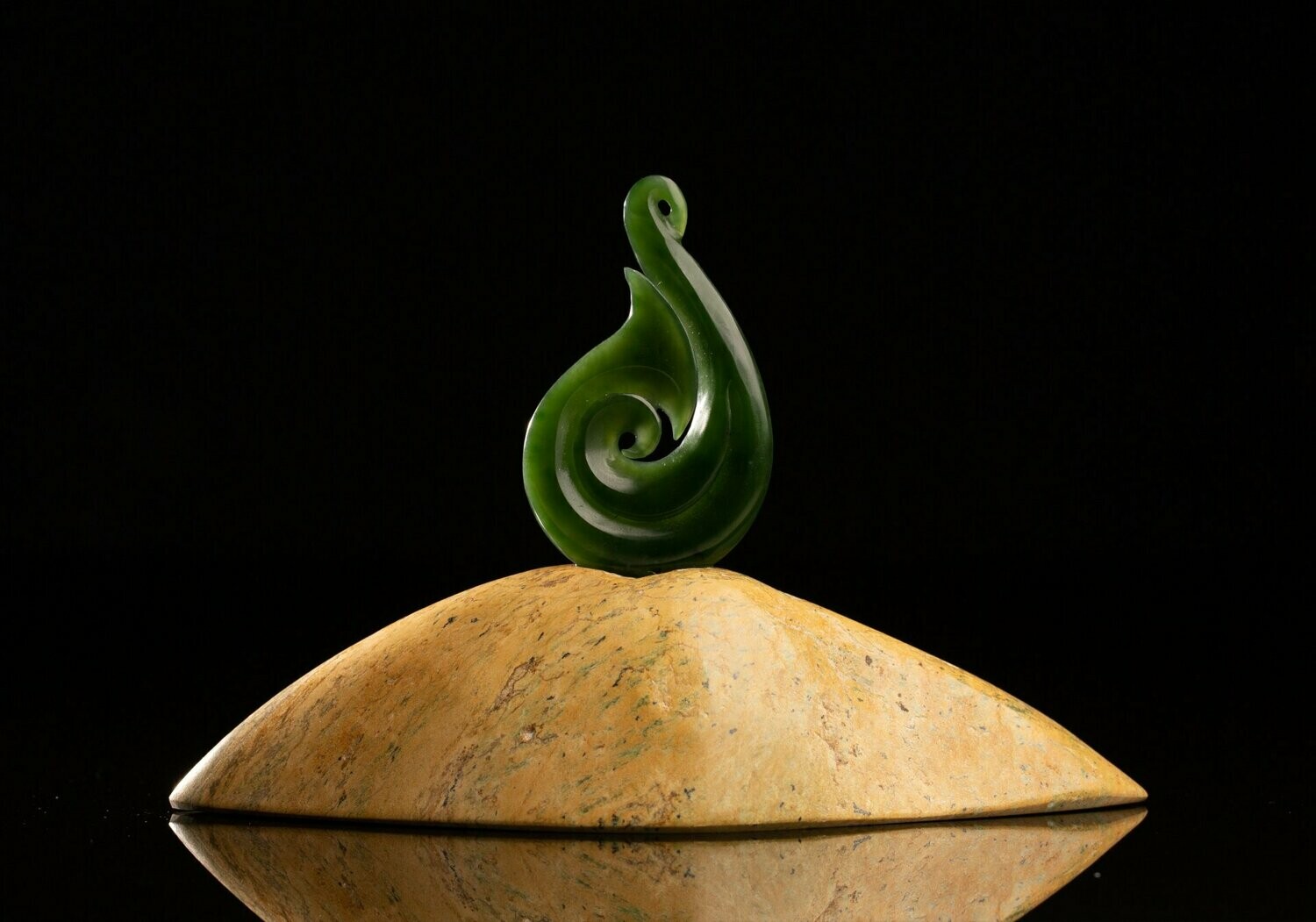 Moko Pounamu Matau NZ Genuine Kawakawa Greenstone - Utuhina Moko Pounamu Matau NZ Genuine Kawakawa Greenstone - Utuhina
