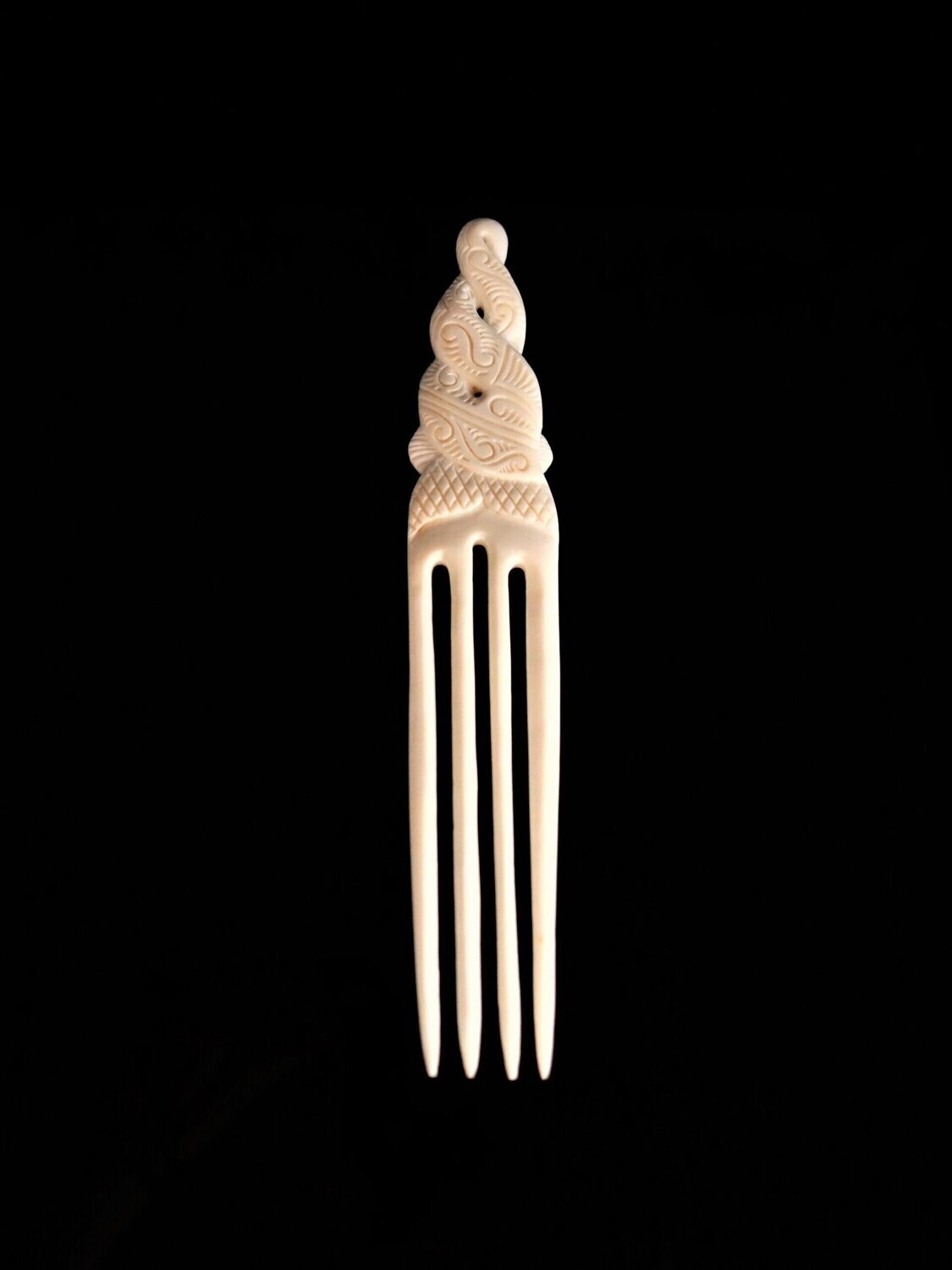 Moko Pounamu Bone Carving Double Twist Heru (Comb)