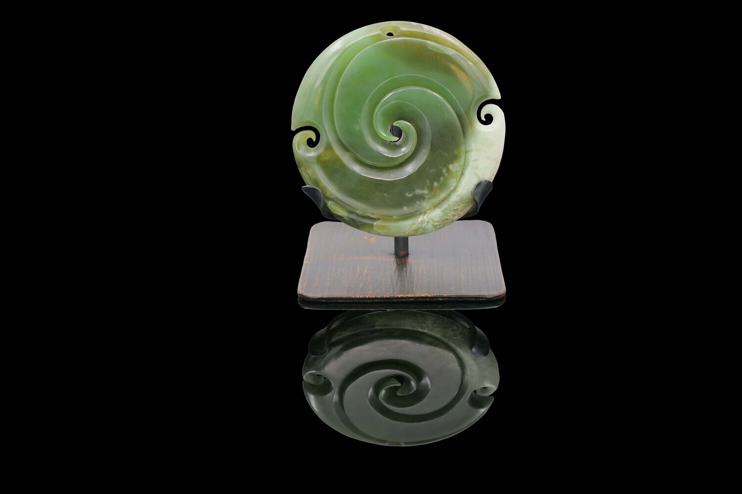 Moko Pounamu Double Koru Sculpture NZ Genuine Inanga Flower Greenstone - Kahatu Moko Pounamu Double Koru Sculpture NZ Genuine Inanga Flower Greenstone - Kahatu