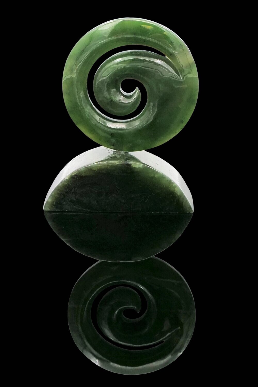 Moko Pounamu Closed Koru Sculpture NZ Genuine Kawakawa Greenstone 05141