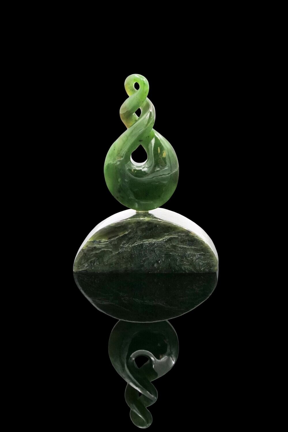 Moko Pounamu Double Pikorua (Twist) Sculpture NZ Genuine Kawakawa Greenstone 05204 Moko Pounamu Double Pikorua (Twist) Sculpture NZ Genuine Kawakawa Greenstone 05204