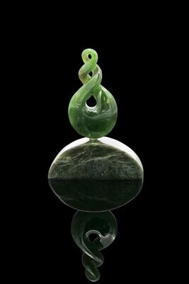 Moko Pounamu Double Pikorua (Twist) Sculpture NZ Genuine Kawakawa Greenstone 05204 Moko Pounamu Double Pikorua (Twist) Sculpture NZ Genuine Kawakawa Greenstone 05204
