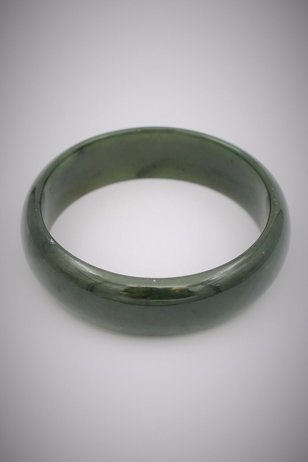 Moko Pounamu Solid Bangle NZ Genuine Kawakawa Greenstone - Ongaonga 61mm
