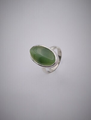 Moko Pounamu Gilt Jewellery Siberian chatoyant Cat's Eye Nephrite jade Cabochon & Sterling Silver Ring 08641