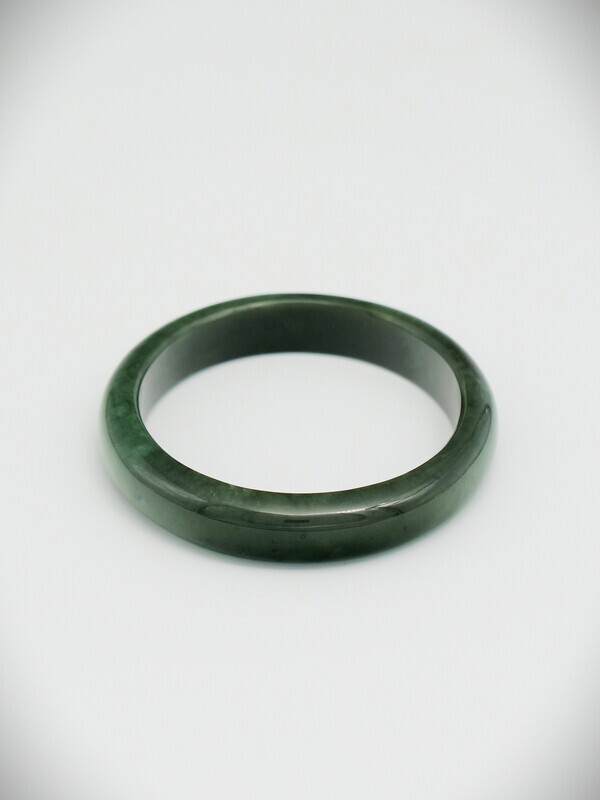 Moko Pounamu Solid Bangle NZ Genuine  Kawakawa Greenstone  - Karamea 73mm