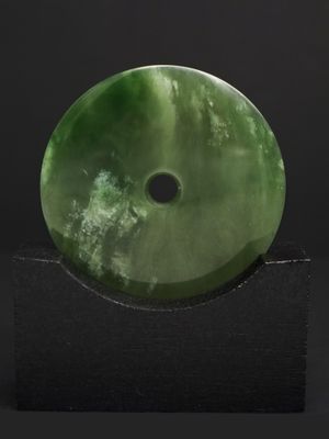 Moko Pounamu Porohita (Disc) Sculpture NZ Genuine Inanga Flower Greenstone - Tarata Moko Pounamu Porohita (Disc) Sculpture NZ Genuine Inanga Flower Greenstone - Tarata