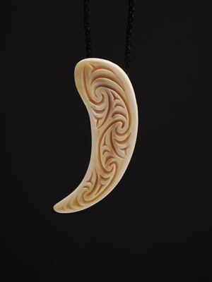 Moko Pounamu Whale Tooth Rei Puta (Eye Tooth) - Korokio Moko Pounamu Whale Tooth Rei Puta (Eye Tooth) - Korokio