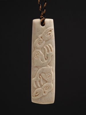 Moko Pounamu Whale Bone Carving Toki - Mangarata Moko Pounamu Whale Bone Carving Toki - Mangarata